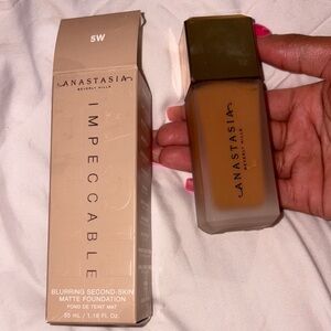 Anastasia Beverly Hills Tan Foundation Liquid Makeup